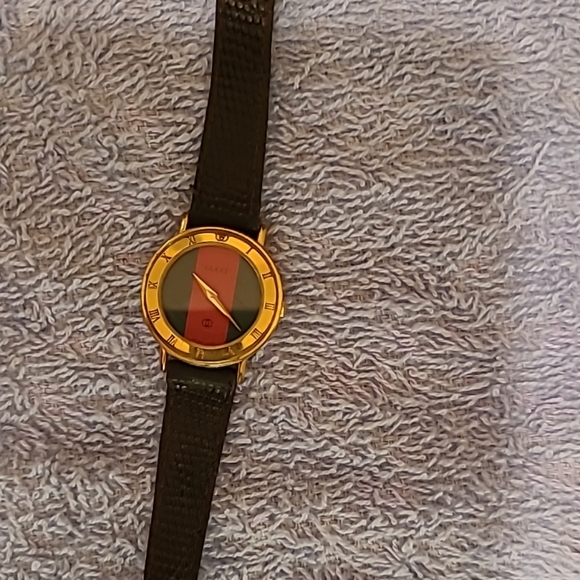 Gucci 3000l watch - Picture 1 of 6